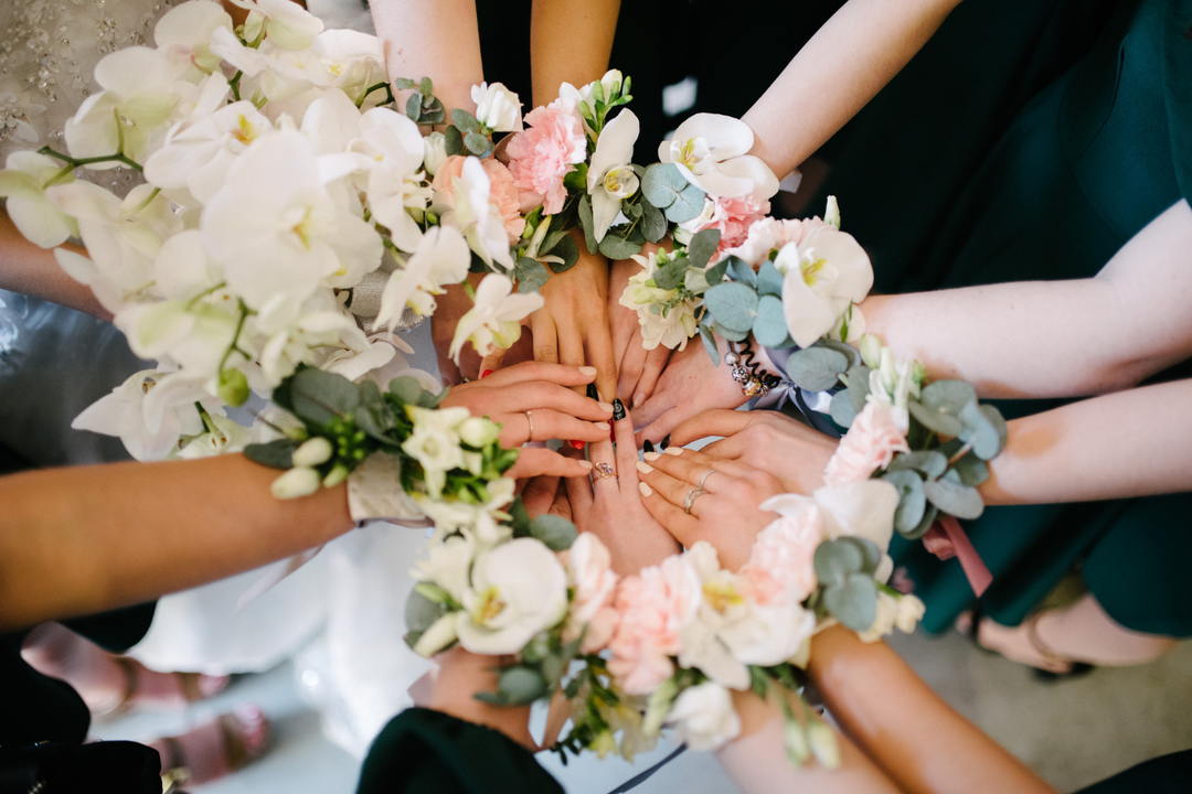 The Ultimate Guide to Choosing & Proposing to Your Bridesmaids