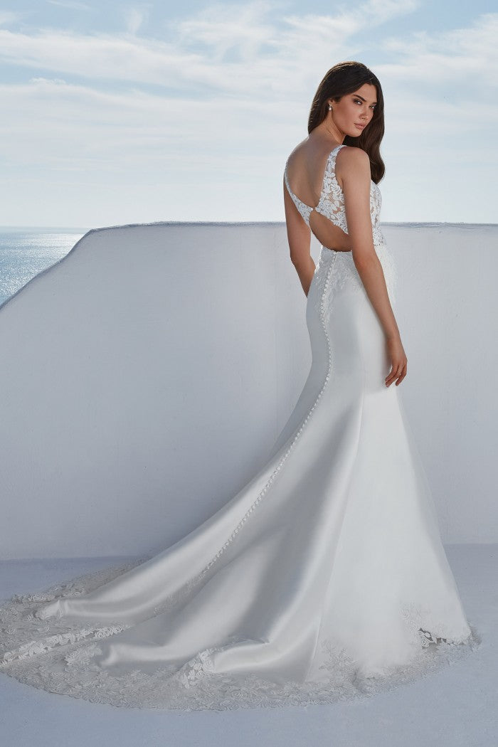Justin Alexander Gown Style 88181 Size 6