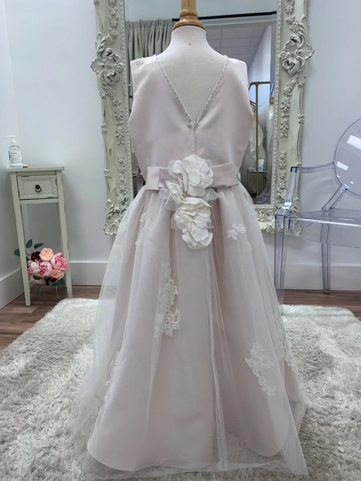 Joan Calabrese Flower Girl Dress Size 8 Style 21534119