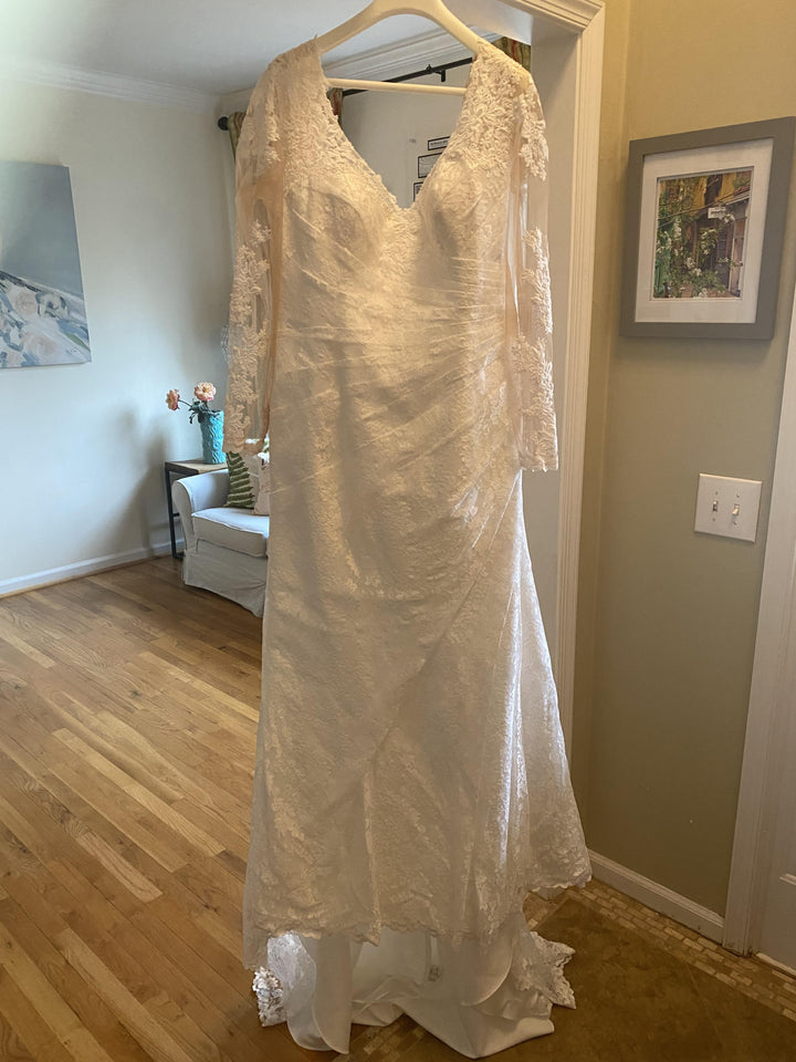Lace Gown with Sleeves by Sweetheart Bridal Style 11086 Size 22