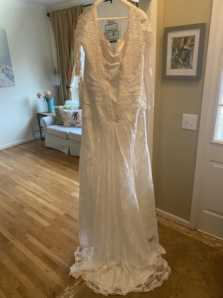 Lace Gown with Sleeves by Sweetheart Bridal Style 11086 Size 22