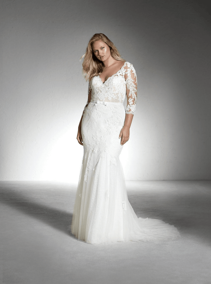 The "Fe" Gown by White One Size 16