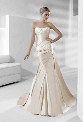 Pleated Satin Fit-to-Flare Bridal Gown by W1 (Pronovias) Style "Tigris" Size 2