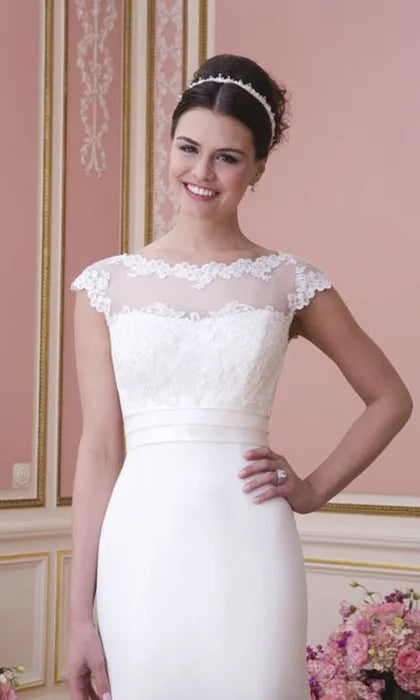 Lace and Satin Trumpet Style Gown by Sweetheart Bridal Style 6020 Size 4