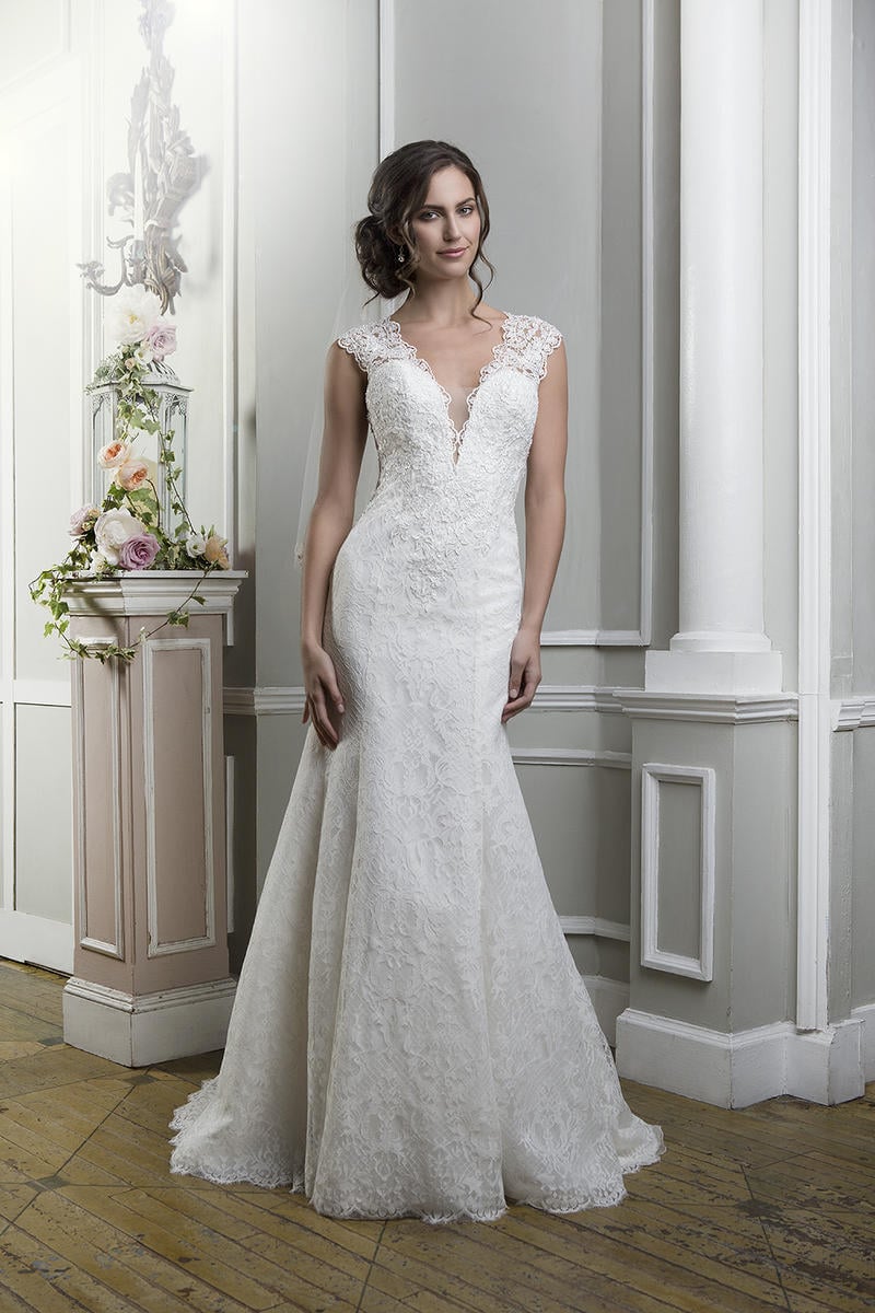 Lillian West Bridal Gown Style 6370 Size 4