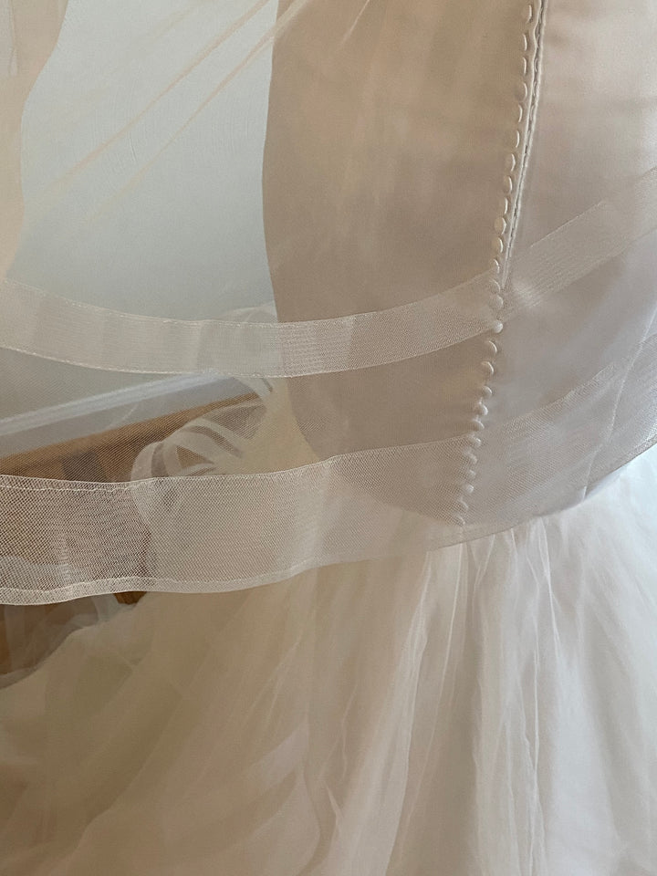Fingertip Length Veil with Horsehair Bands Style V44047