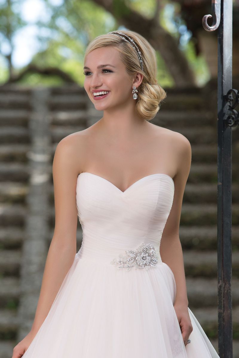 Sincerity Bridal Gown Style 3890 Size 4
