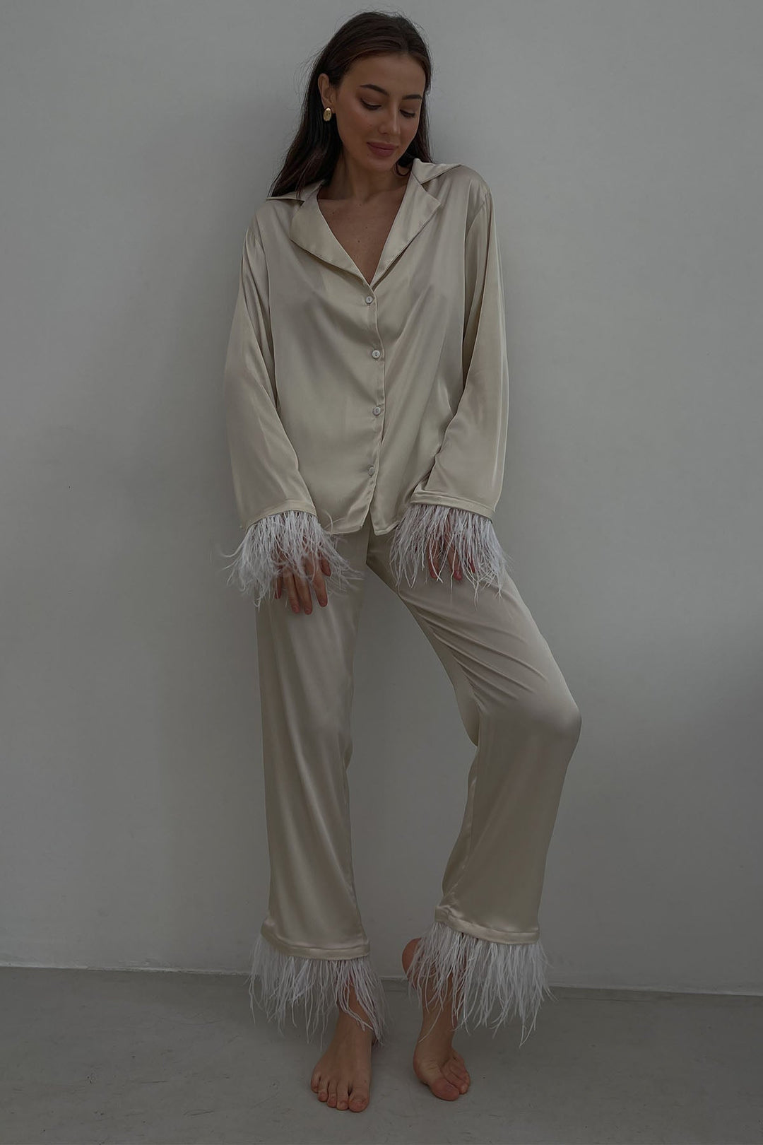 Silky Pajama Suit with Feathers in Ivory